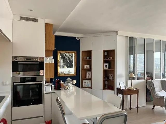 4-Bed Apartment Paris 12 0*,  法国