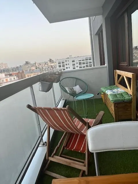 4-Bed Apartment Paris 12 0*,