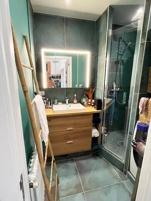 4-Bed Apartment Paris 12