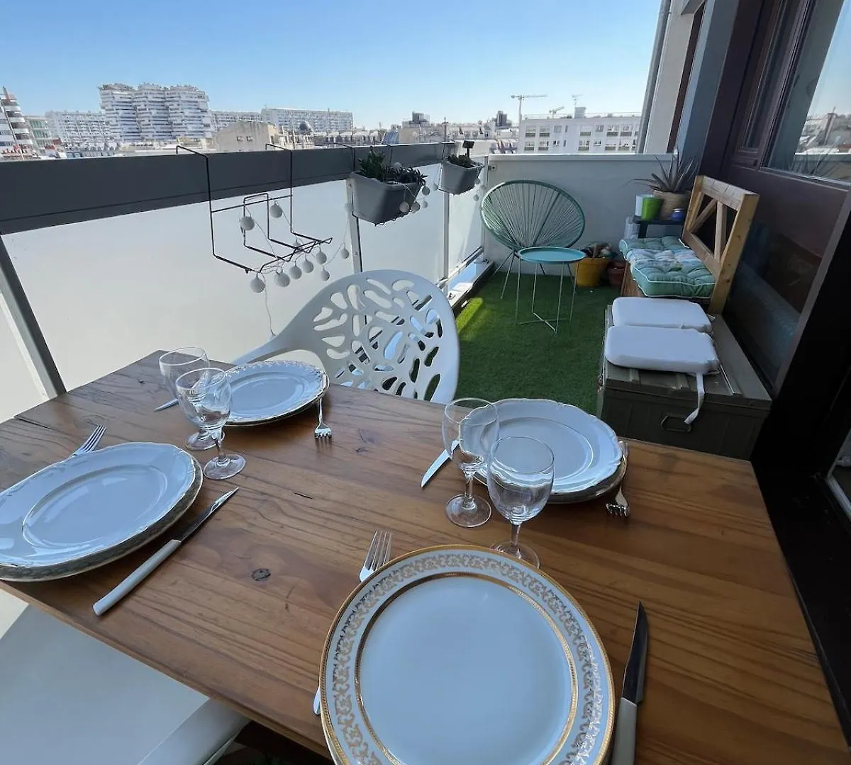 4-Bed Apartment Paris 12
